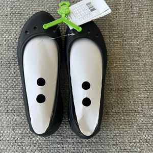 NWT Womens Crocs. Size 7 black kadee